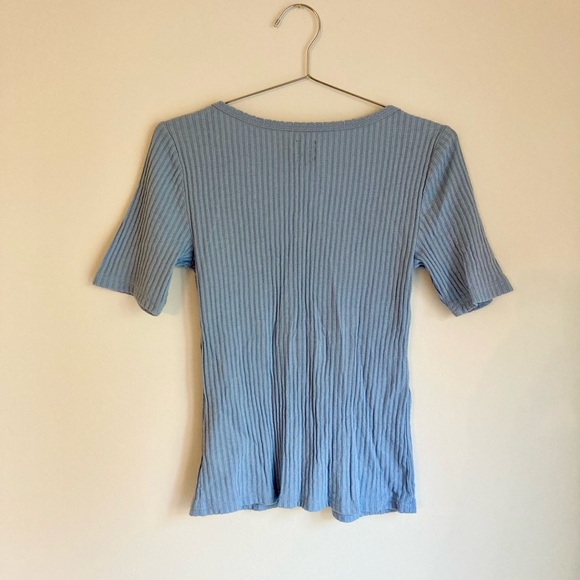 EUC Gap Fitted Ribbed Shirt - Picture 2 of 3